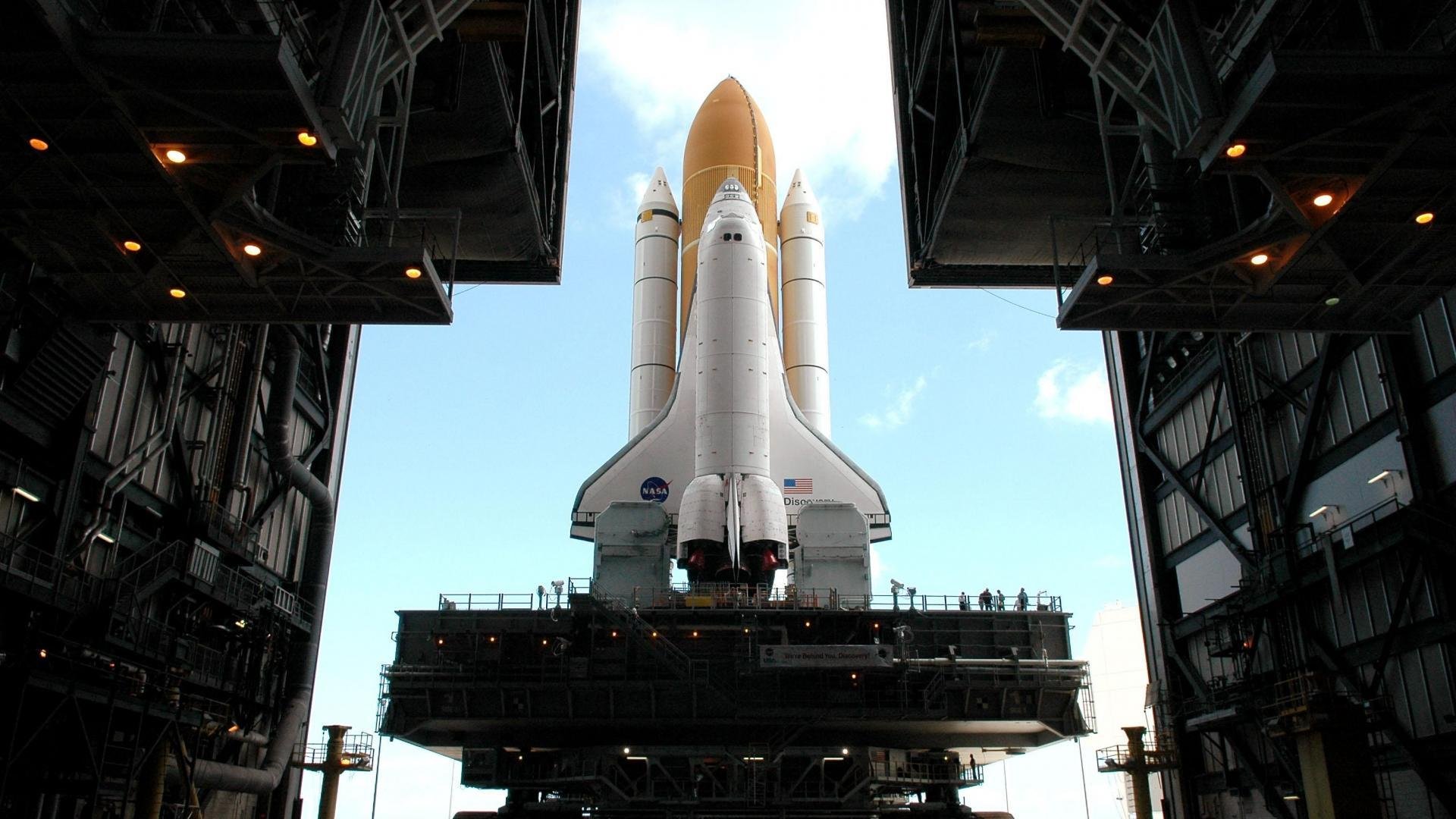 战火燃烧:球场上的对决激情四射,无人能挡,战火燃烧歌词