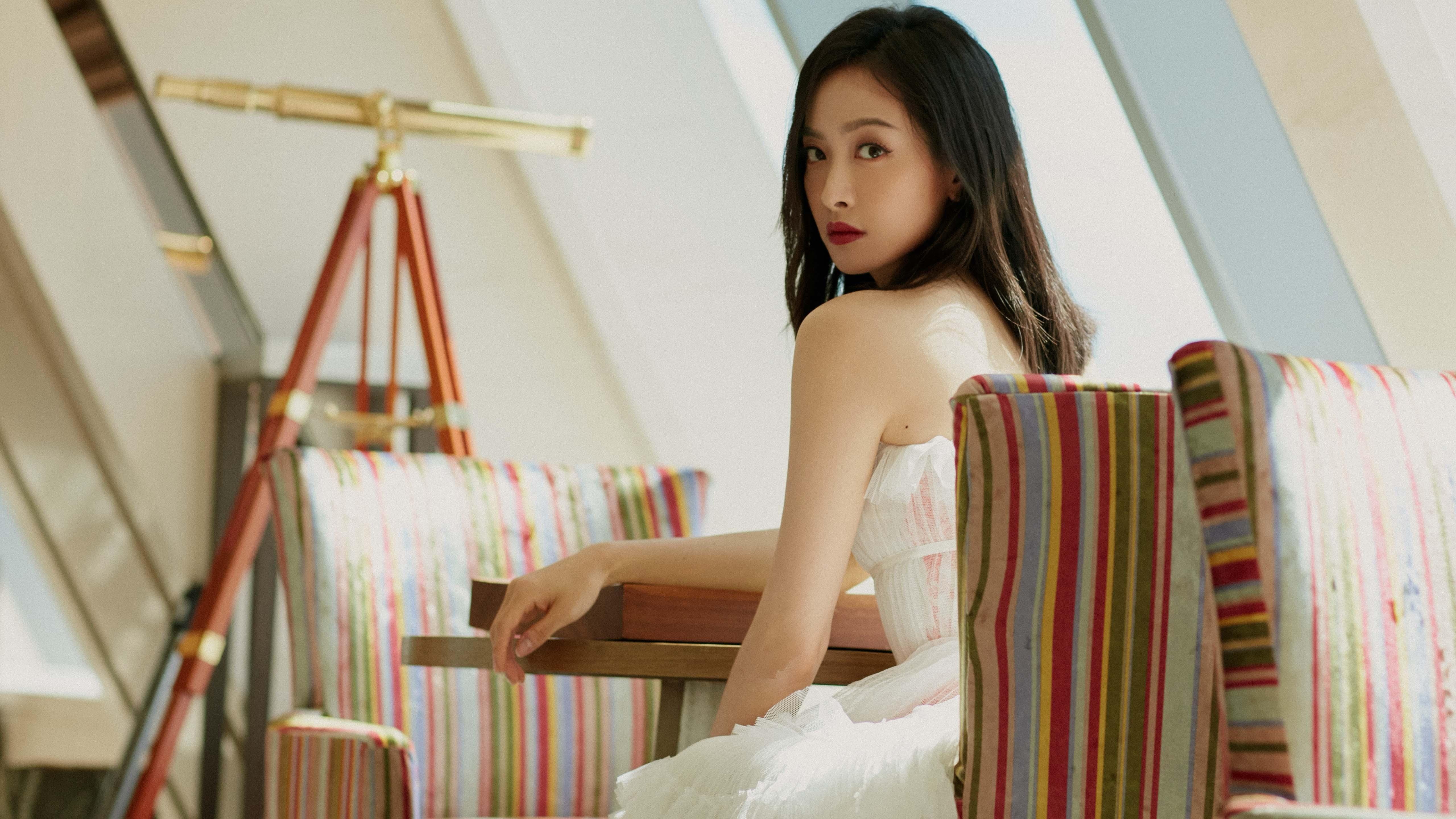 战术革新：现代足球中的“空间控制”战略